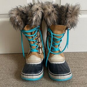 Sorel Faux Fur Winter Boots size 8